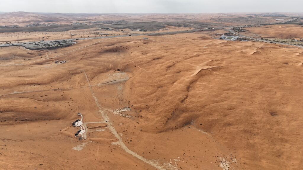 أرض زراعية 55,000م2في المزاحمية 10كم غرب المزاحمية