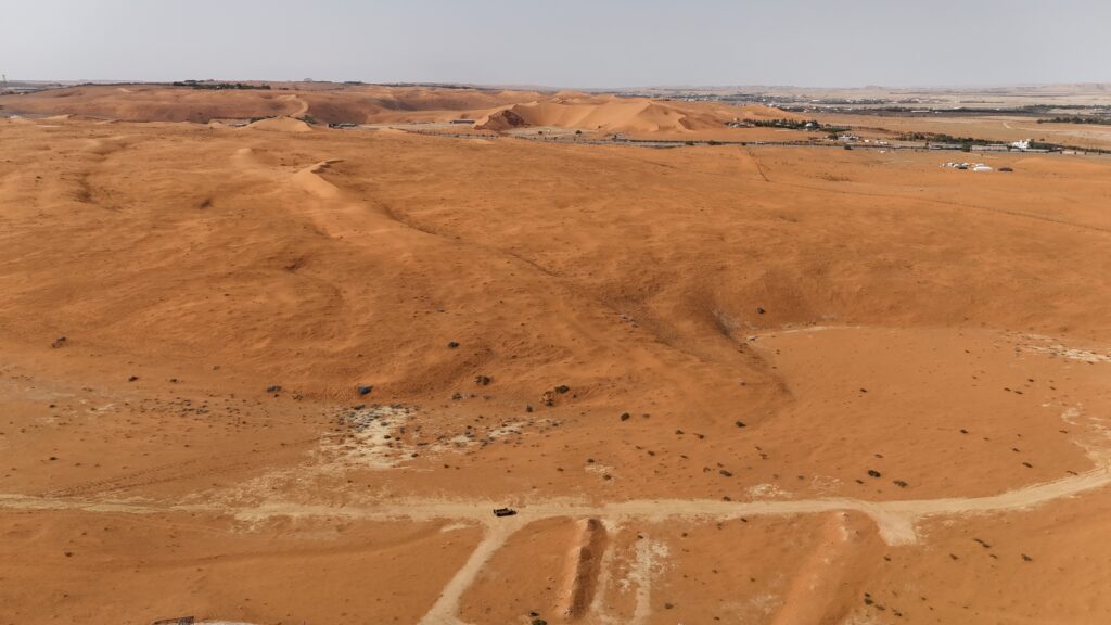 أرض زراعية 55,000م2في المزاحمية 10كم غرب المزاحمية