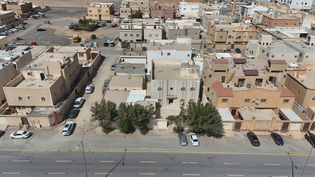 12-فيلا سكنية سكني تجارية – ديراب