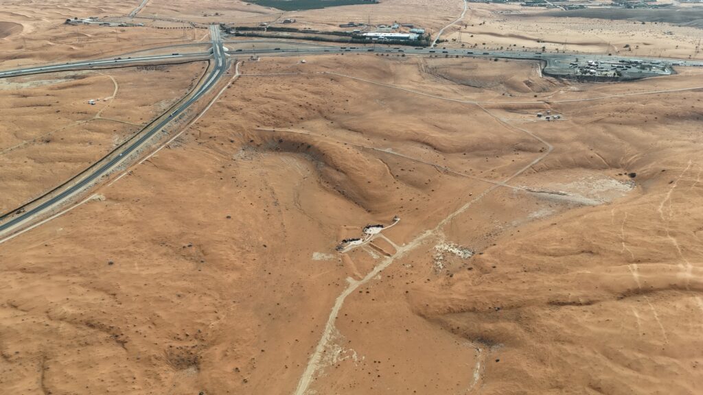 أرض زراعية 53,100م2في المزاحمية 10كم غرب المزاحمية