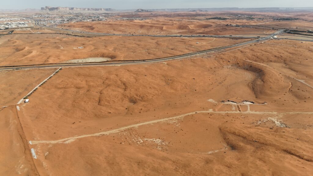 أرض زراعية 55,530م2في المزاحمية 10كم غرب المزاحمية