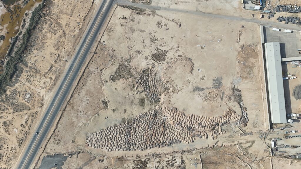 أرض سكنية تجارية 154117.16م2 بحي عين الحمزة