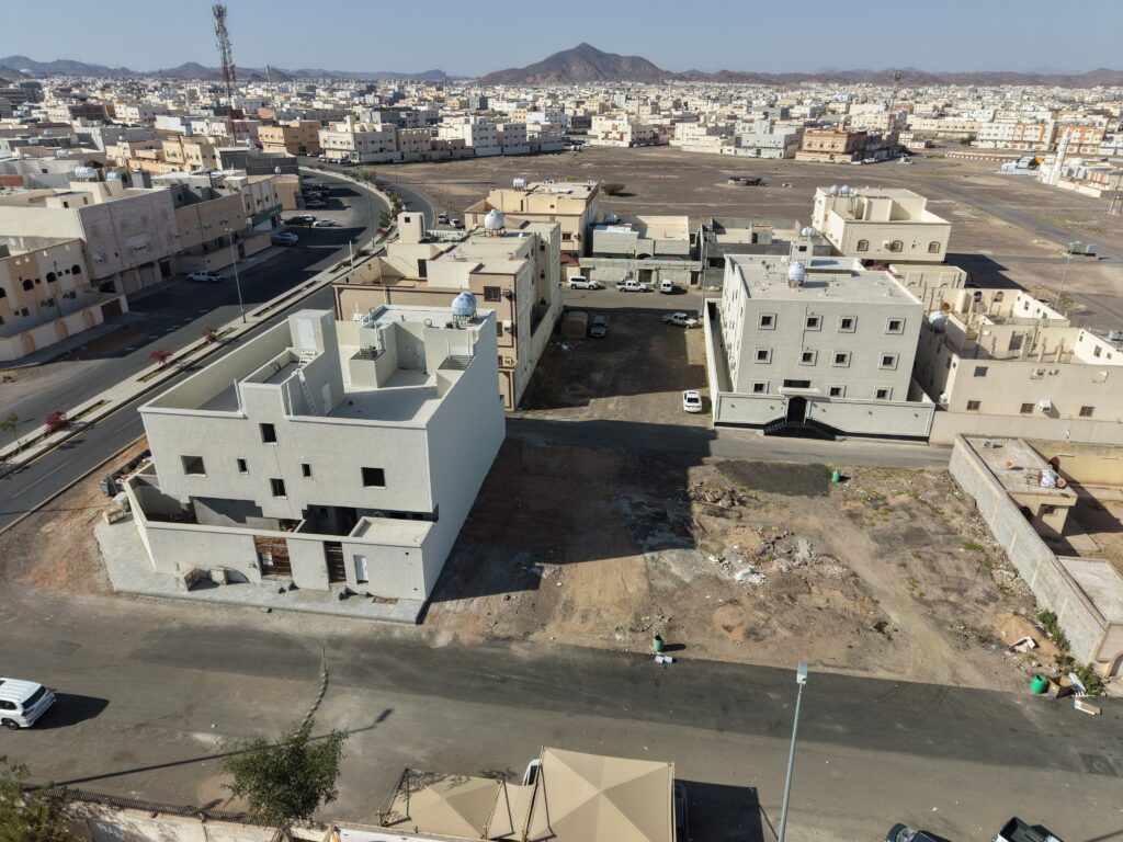 أرض سكنية مميزة بمساحة 500 م² في المدينة المنورة