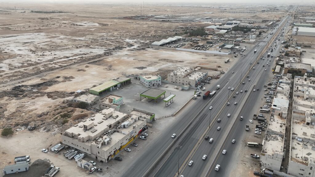 3- أرض مقام عليها محطة بطريق الخرج