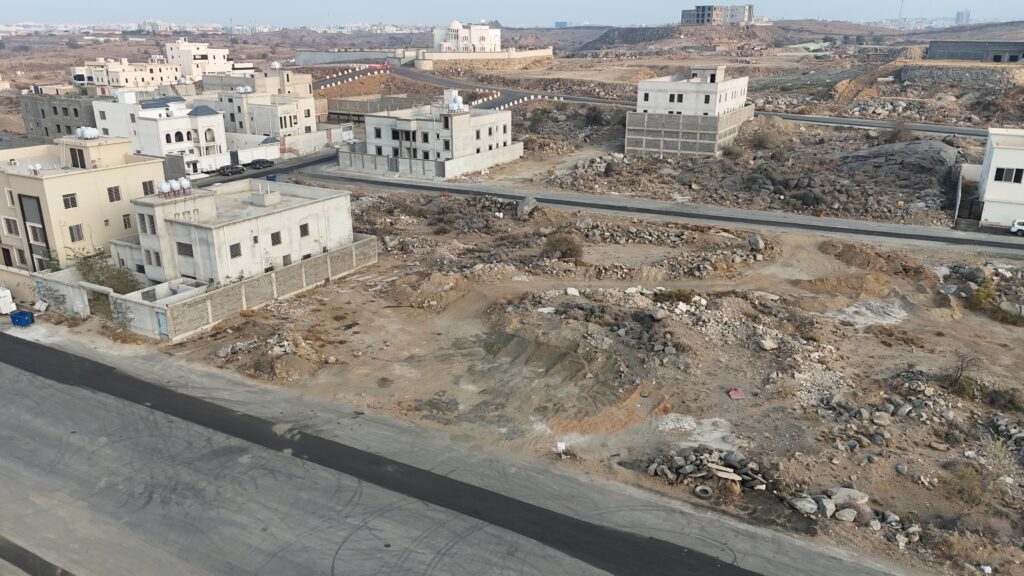 2- ارض سكنية – سلطانة