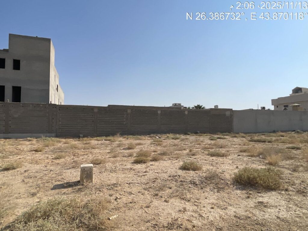 أرض سكنية 300.20م2 في الشقة بريدة بواجهة شمالية
