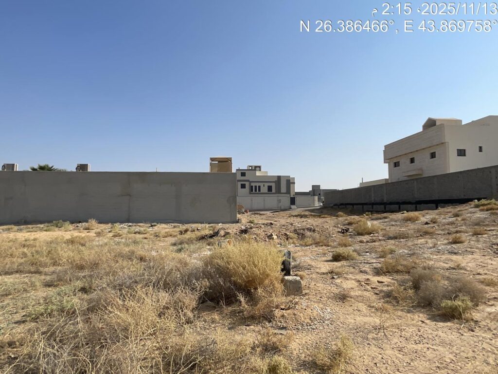 أرض سكنية 300.20م2 في الشقة بريدة بواجهة شمالية