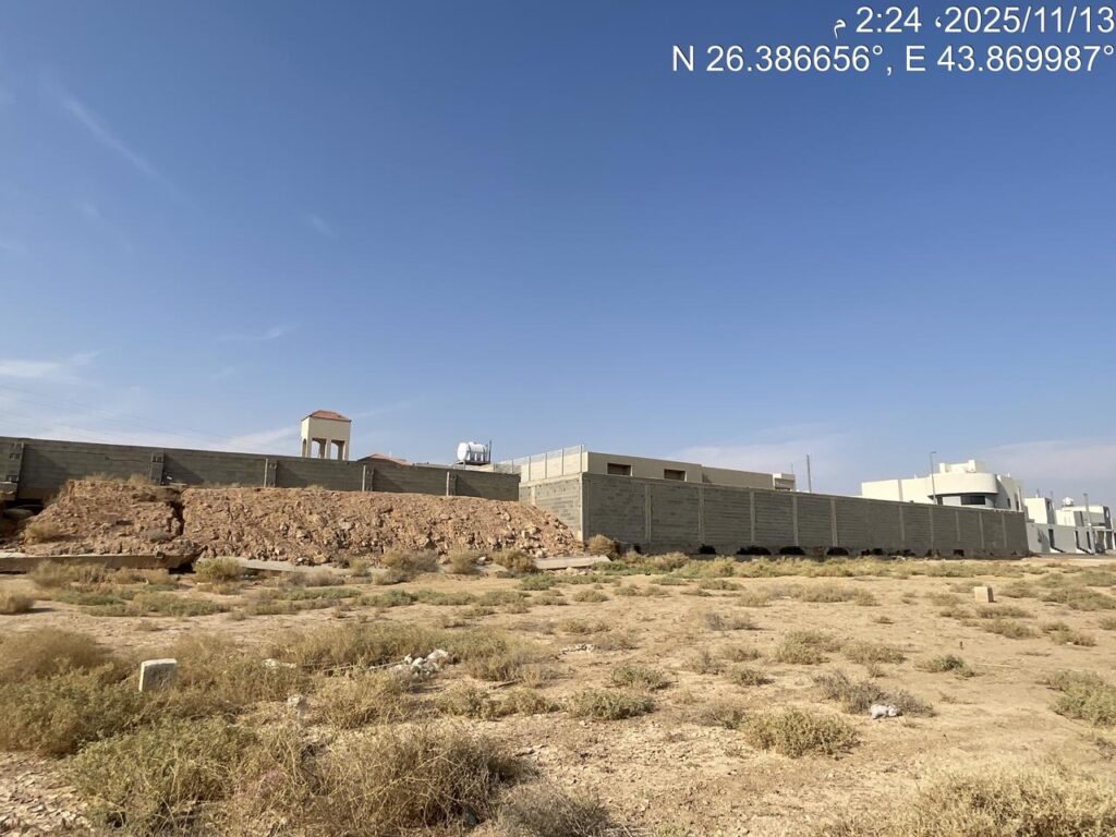 أرض سكنية 300.20م2 في الشقة بريدة بواجهة جنوبية