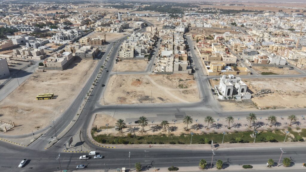 أرض سكنية 971.81م2 بحي العاليه