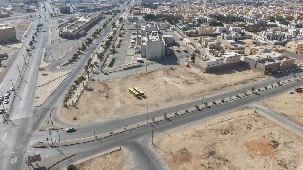 أرض سكنية 720م2 بحي العاليه