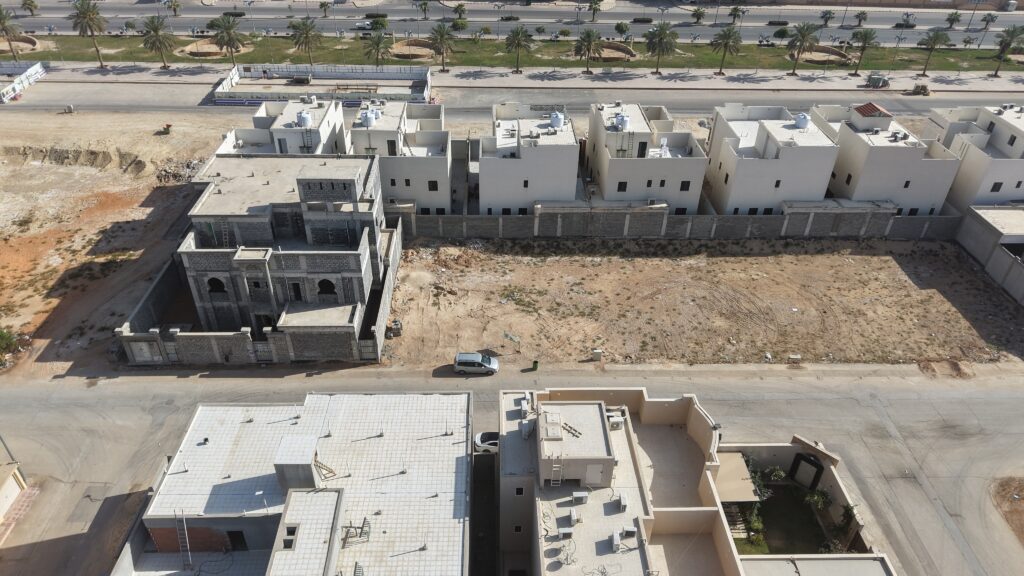 أرض سكنية 625م2 بحي العاليه