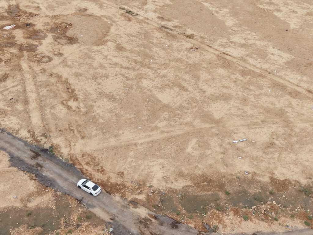 أرض سكنية 900م2 في عريض