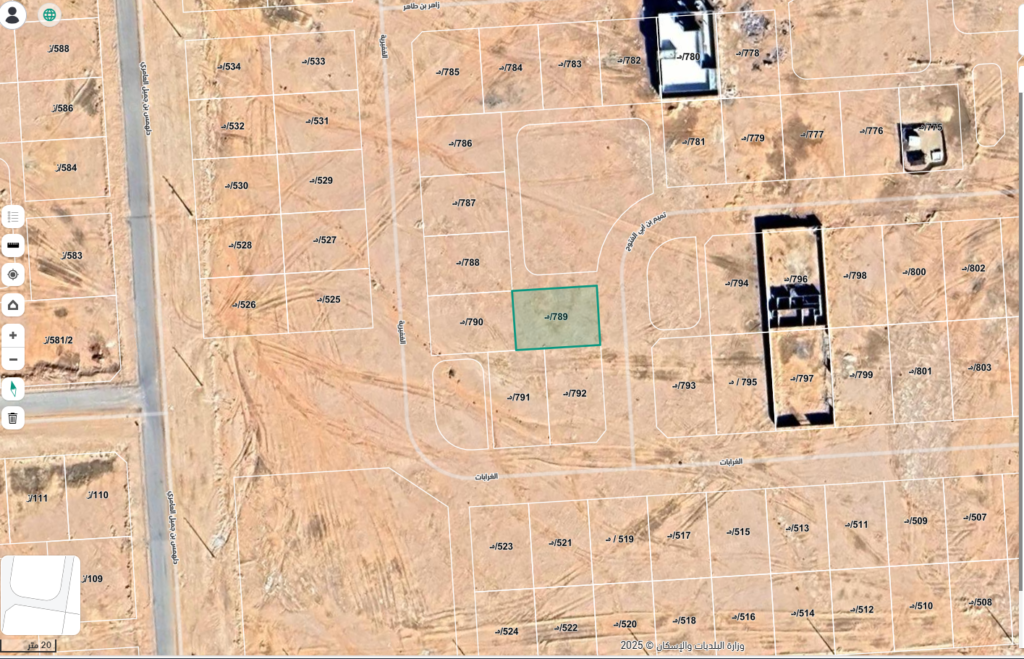 العقار عبارة عن أرض فضاء سكنية