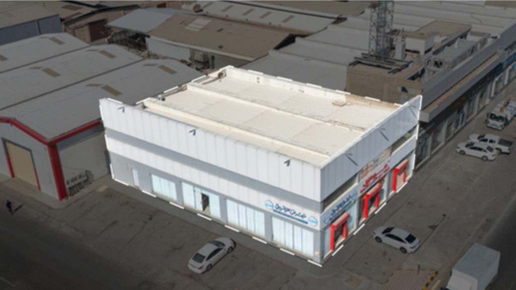 ارض مقام عليها محلات تجارية