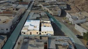 بيت شعبي مميز للبيع في حي وعيرة على عدة واجهات بمساحة 403.06 م² في المدينة المنورة