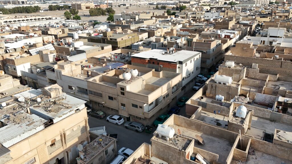 1- عمارة سكنية – منفوحة