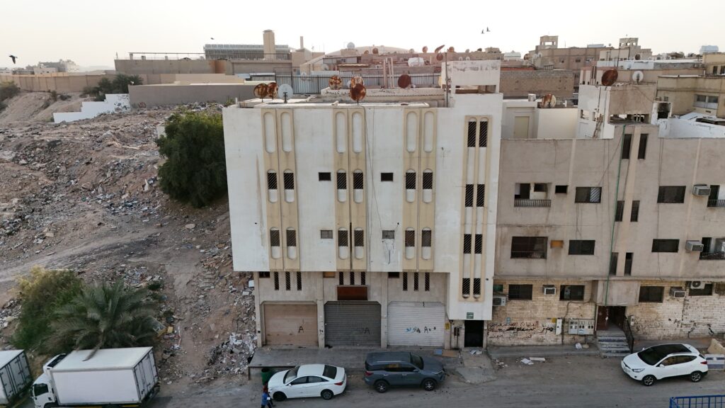 3- عمارة سكنية تجارية – اليمامة