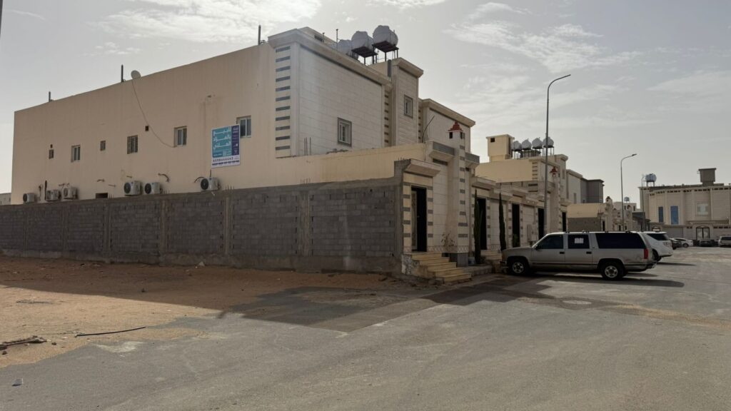 2-شقة سكنية بحي المصيف 2 بمساحة 256.01 م² في مدينة تبوك