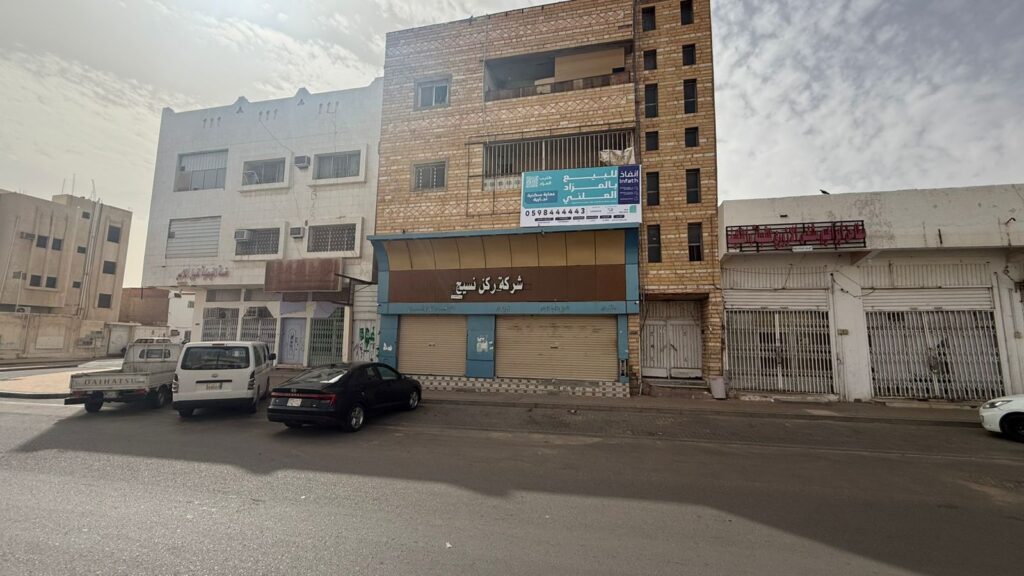 8-عمارتين سكنية تجارية بحي الفيصلية الشمالية بمساحة 808.2 م² في مدينة تبوك