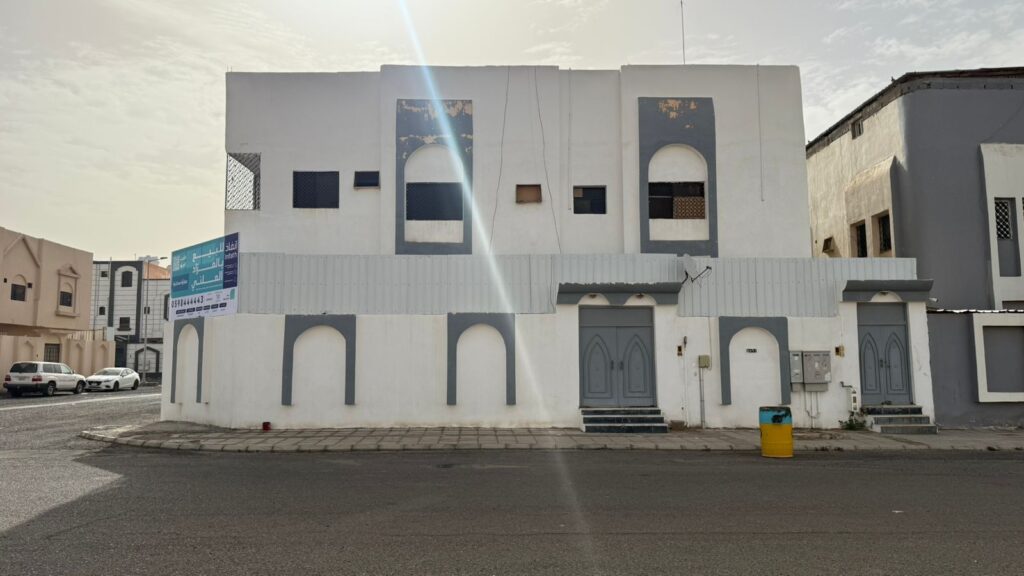 1-عمارة سكنية بحي النهضة بمساحة 440.87 م² في مدينة تبوك