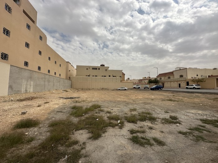 1-أرض سكنية تجارية في ظهرة لبن بمساحة 1200 م² في مدينة الرياض