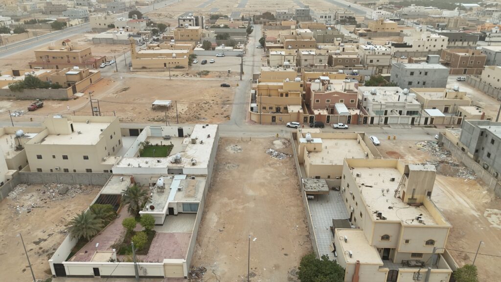 7-أرض سكنية 690م2 في ملهم