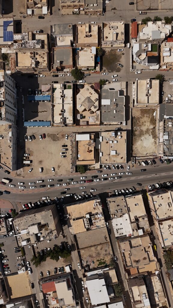 4-فيلا سكنية تقع على شارع تجاري بمساحة 698.92 م² في مدينة الأحساء