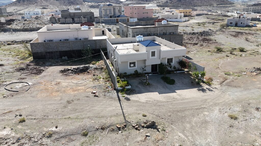 1-أرض سكنية بمساحة 573 م2 – حي وقادا , العقيق