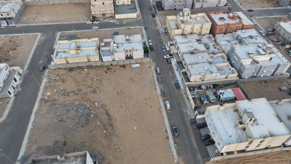 6-أرض سكنية بحي ولي العهد 7