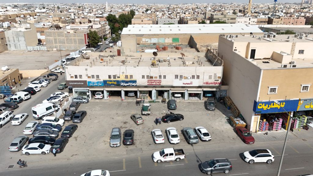 2-عمارتين سكنية تجارية وملحق ارضي في حي الخالدية بمدينة الرياض
