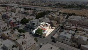 3-أرض مقام عليها فلتين في حي الزهراء بمدينة الرياض