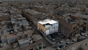 5-أرض مقام عليها بيت في حي منفوحه بمدينة الرياض
