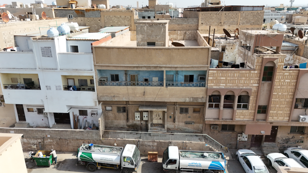 6- عمارة سكنية في حي غبيرا بمدينة الرياض