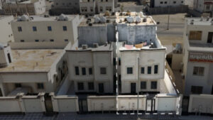 6-فيلا سكنية ( مؤجرة ) بحي ( ضاحية الملك فهد – الدمام ) بمساحة 250م