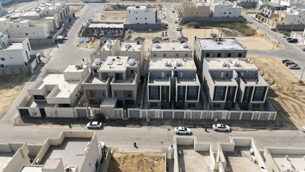 4-فيلا سكنية بحي ( العقيق – الخبر ) بمساحة 250 م