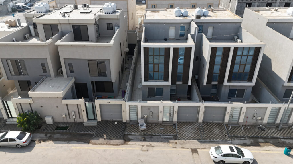 4-فيلا سكنية بحي ( العقيق – الخبر ) بمساحة 250 م