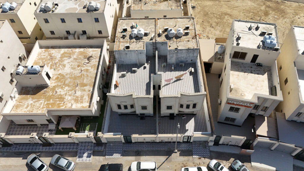 6-فيلا سكنية ( مؤجرة ) بحي ( ضاحية الملك فهد – الدمام ) بمساحة 250م