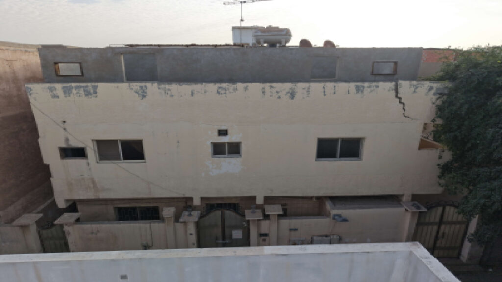 7-عمارة سكنية بحي ( بن خلدون – الدمام ) بمساحة 325,22 م