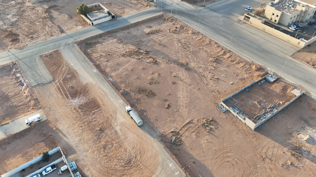 8-أرض سكنية بحي حزم الجلاميد