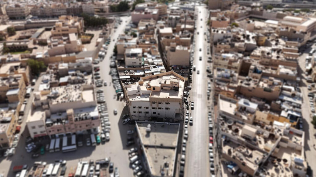 1-عمارة تجارية / سكنية في حي الشميسي