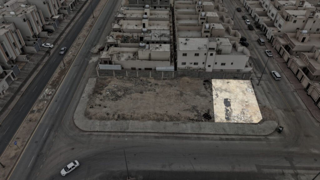 1-أرض سكنية رقم 782/2 حي طيبة