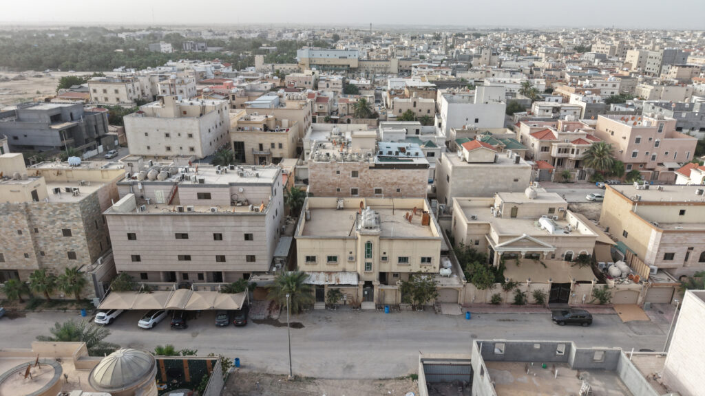5-عمارة سكنية بحي شكرالله بالعوامية