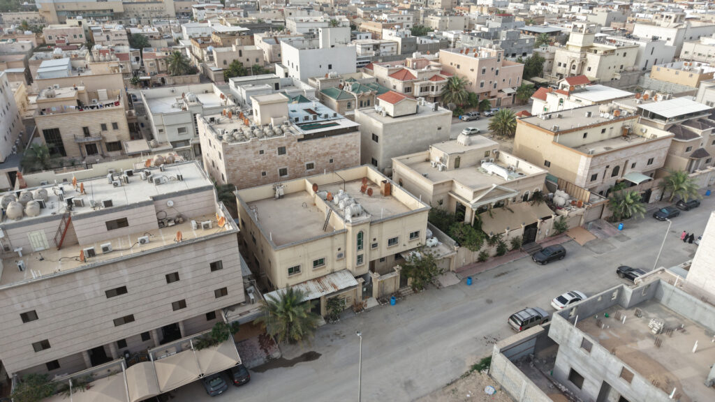 5-عمارة سكنية بحي شكرالله بالعوامية