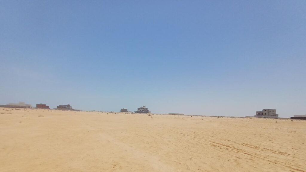 11-أرض سكنية فضاء بحي خليج سلمان