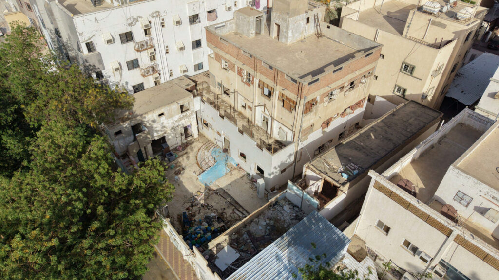1-عمارة سكنية بحي العزيزية