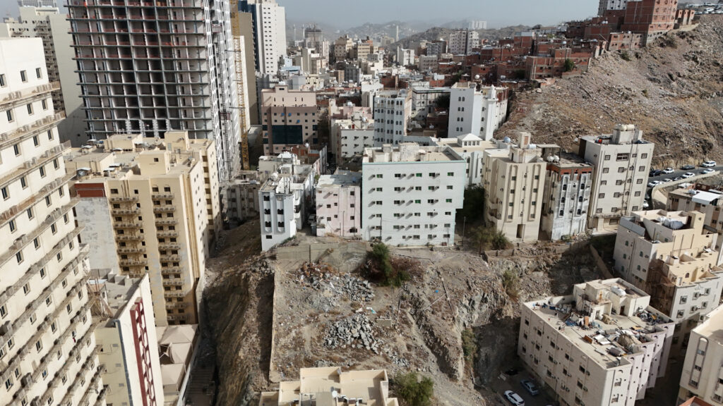 8-أرض سكنية بحي اجياد ريع بخش