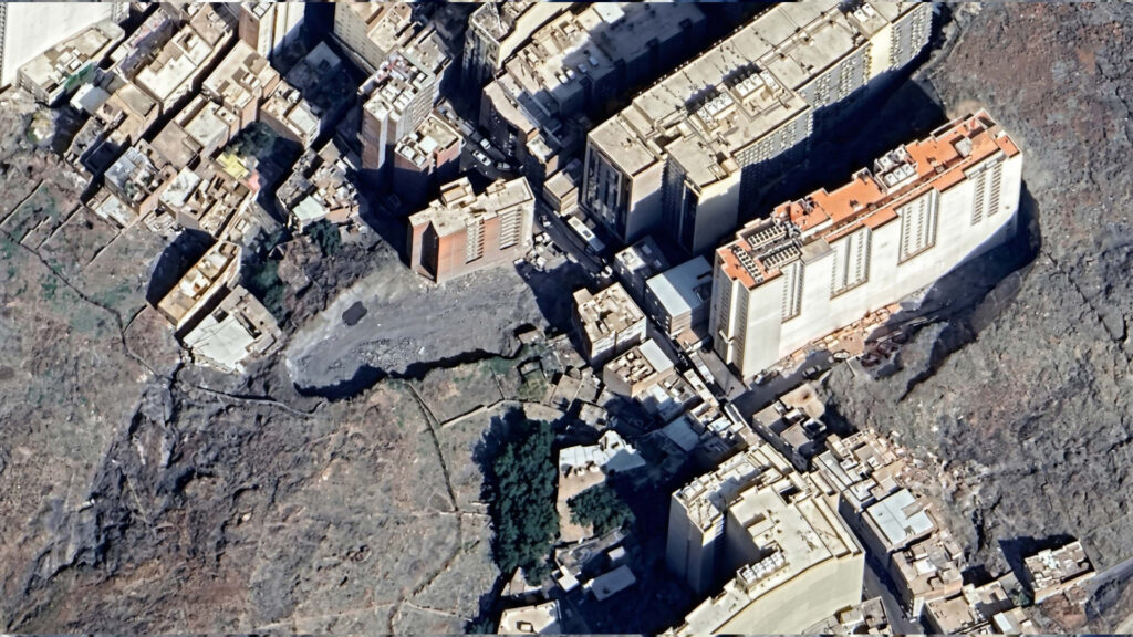 7-أرض فضاء