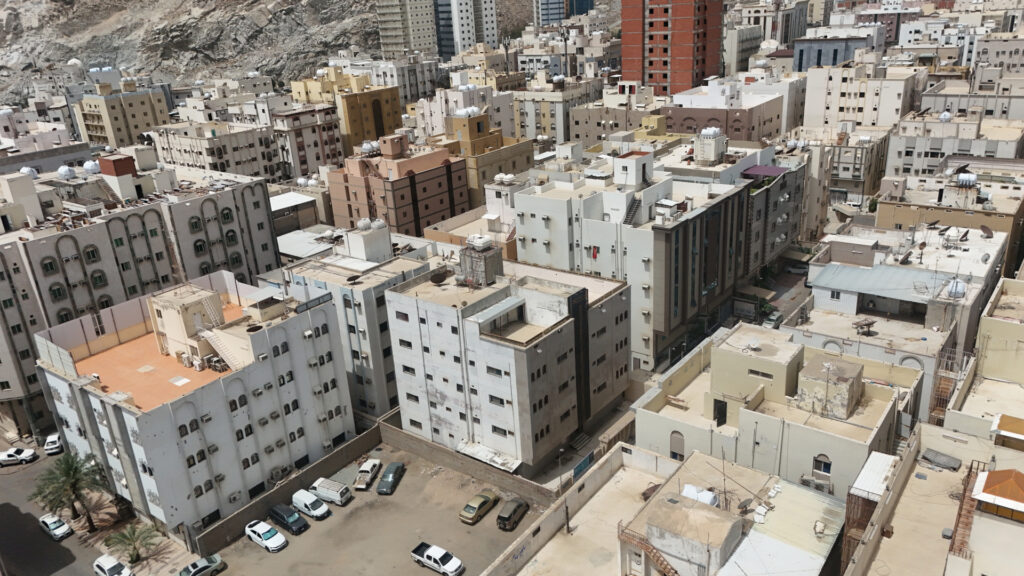8-عمارة سكنية
