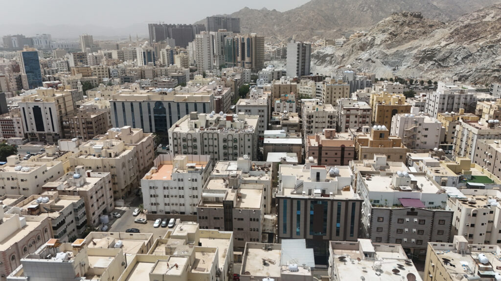 8-عمارة سكنية