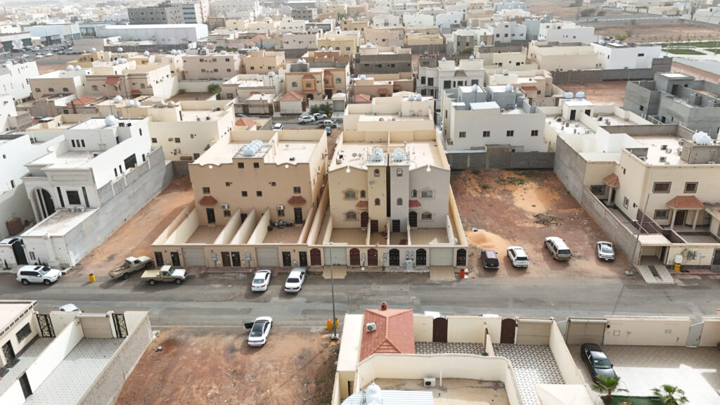 4-فيلا دورين معزولات في حي الرصف بمدينة حائل